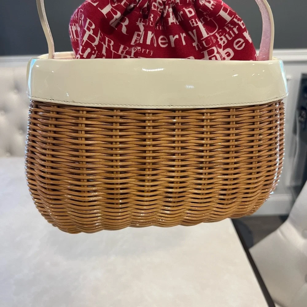 🤎🤍Burberry Wicker Bag🤍🤎 - Picture 4 of 13